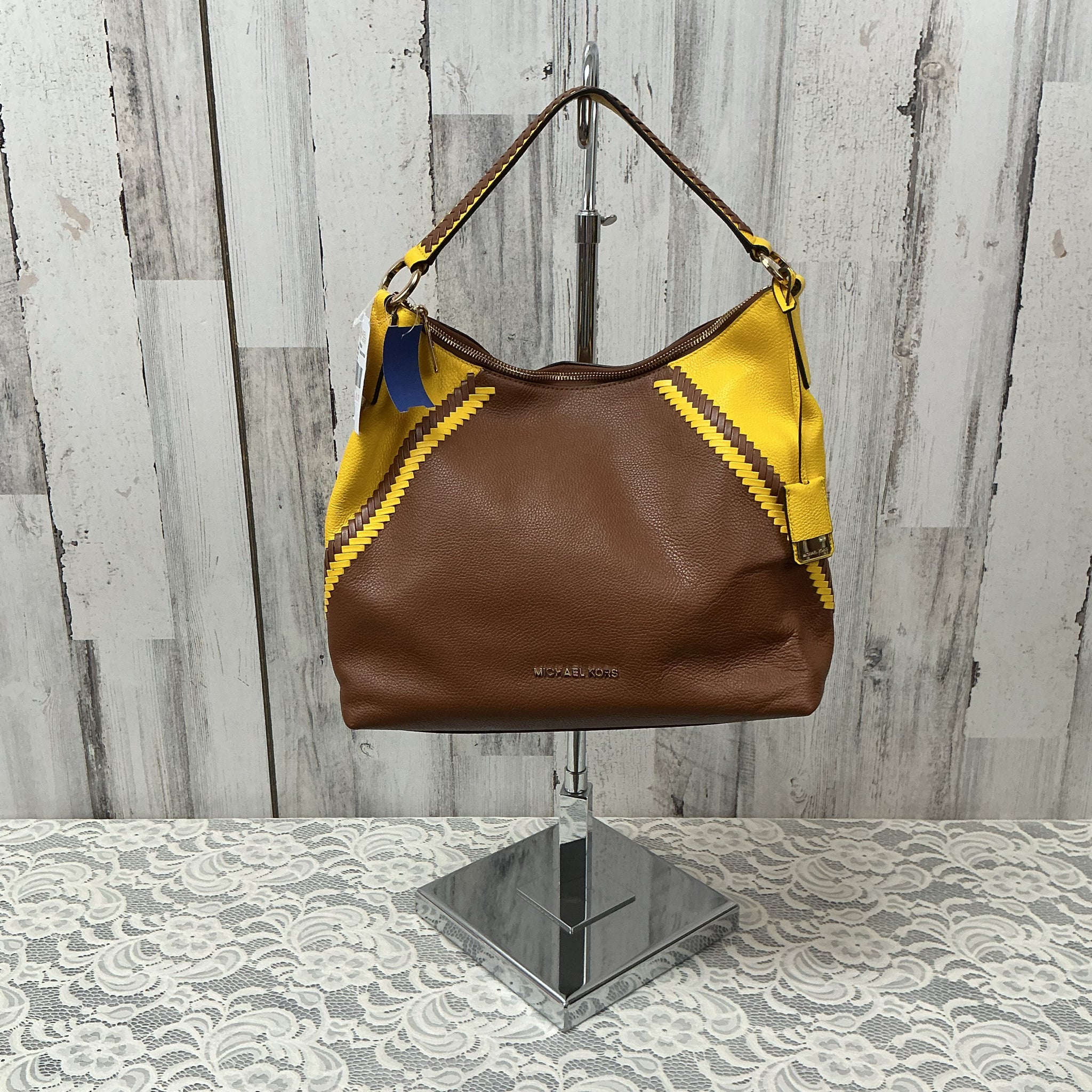 Michael Kors Size Lg Shoulder Bags – oohlala consign