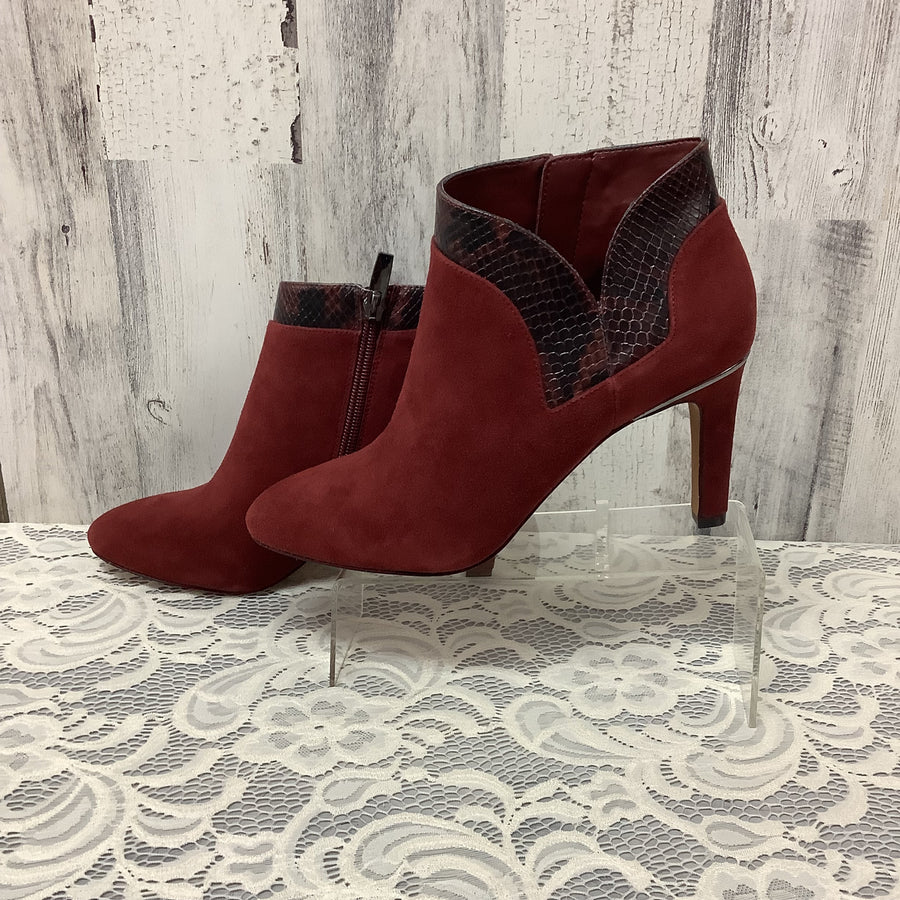Vince Camuto Size 7 Boots