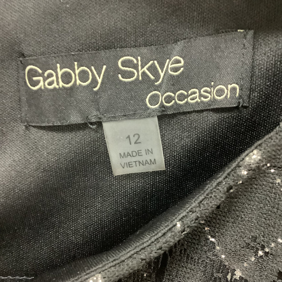 Gabby Skye Size Large Dress