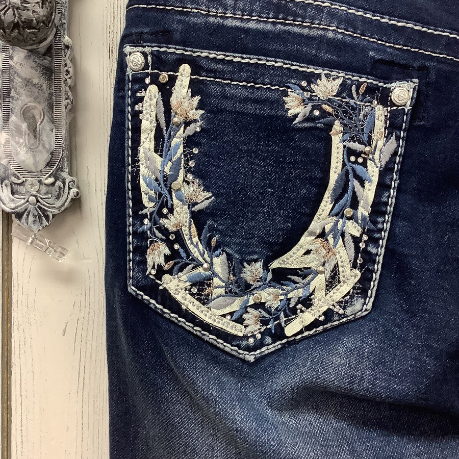 Grace in La Size 14 Jeans