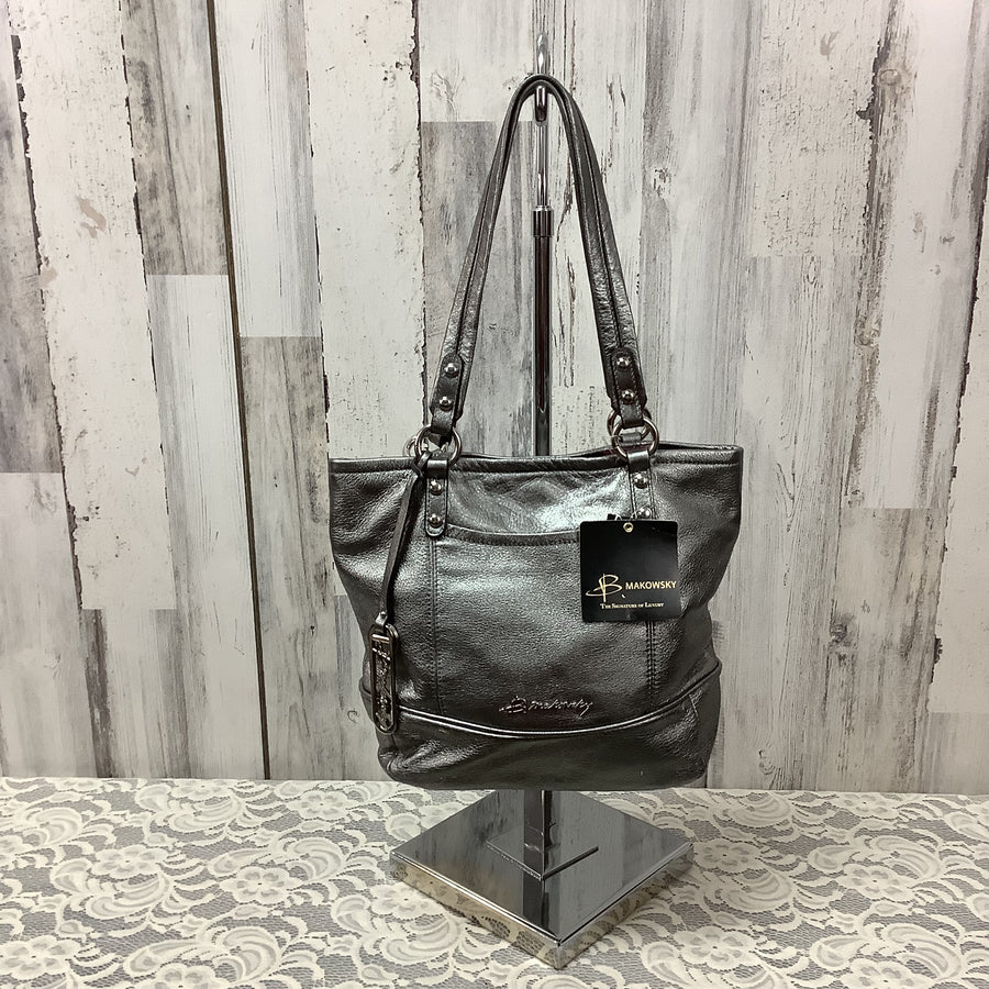 B. Makowsky Size Med Shoulder Bags