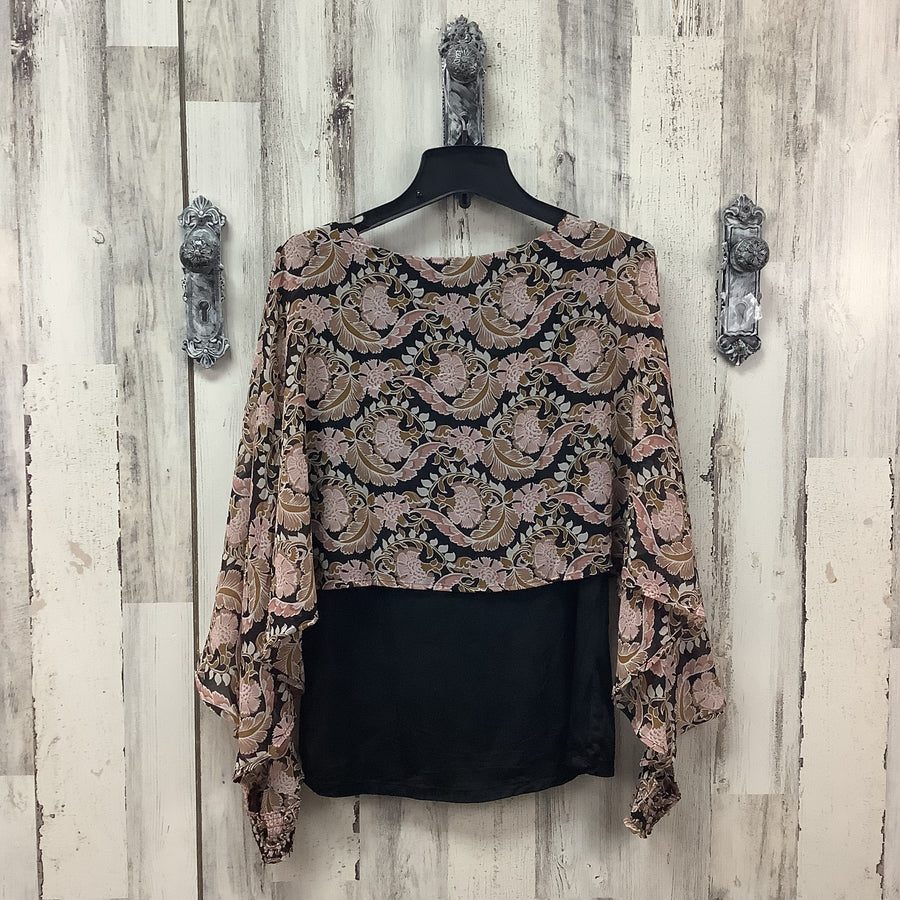 One world Size Med Shirts & Blouses