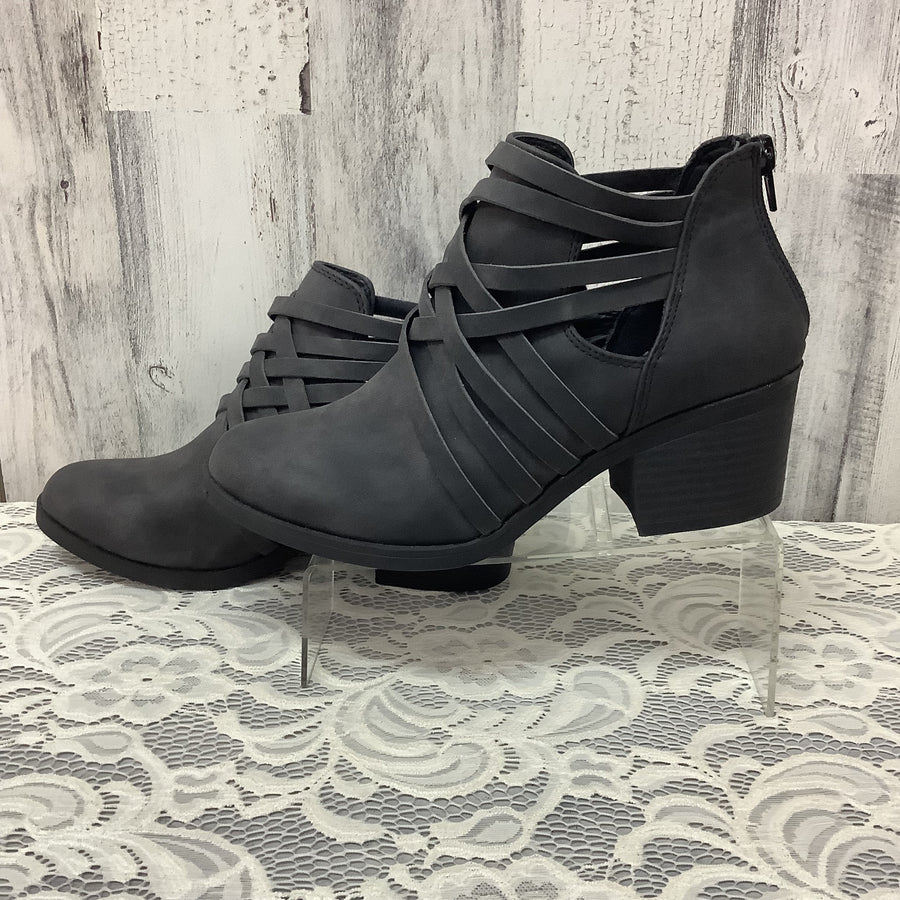 Time & Tru Size 6.5 Boots