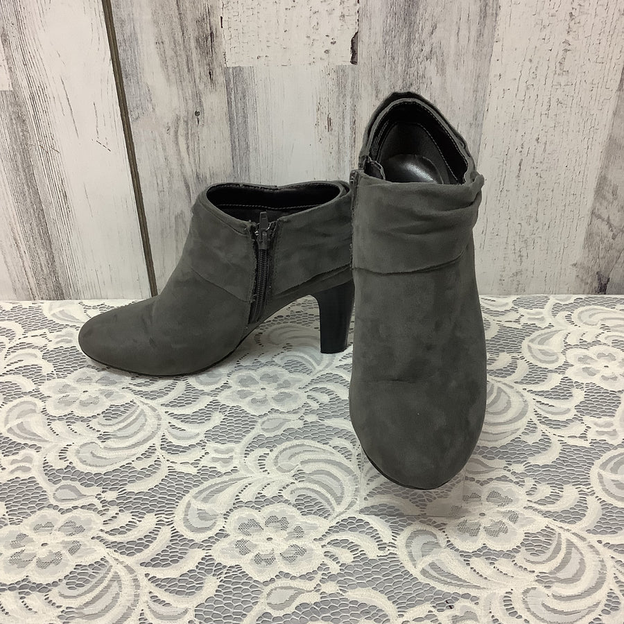 Valerie Stevens Size 7 Boots