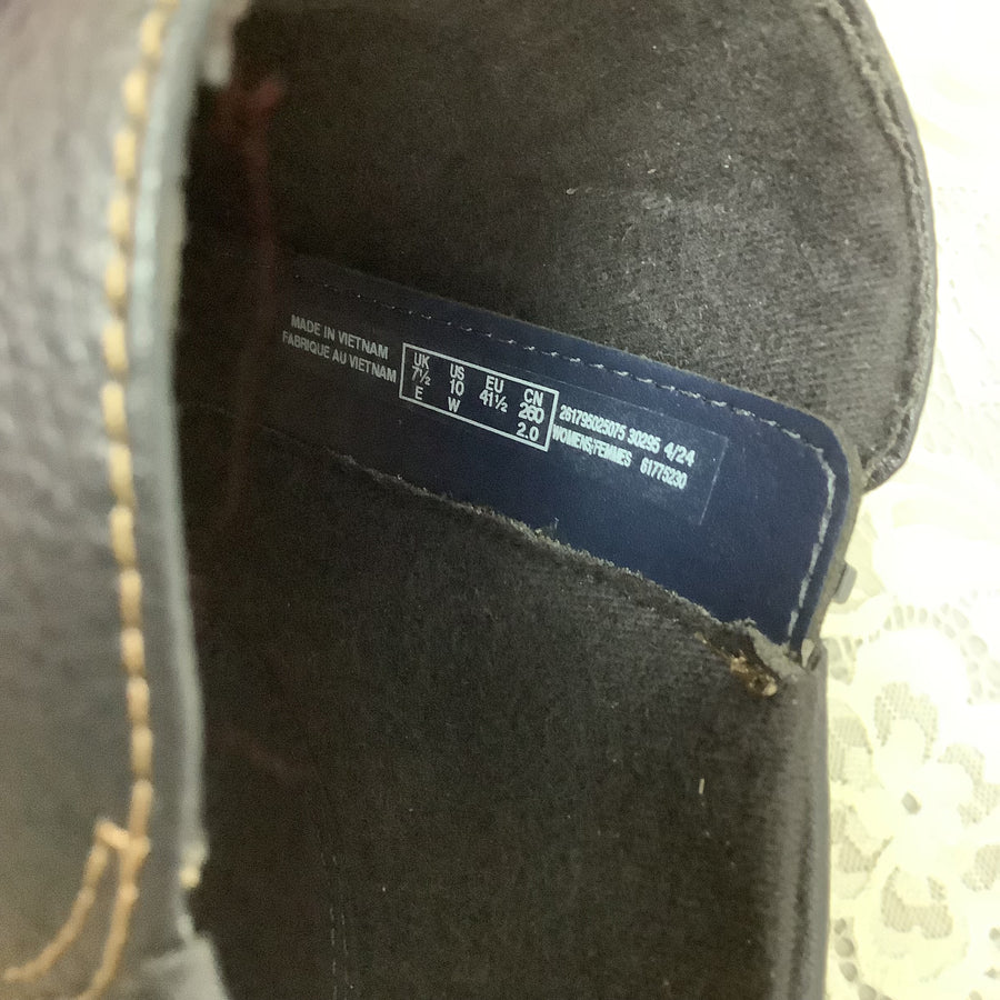 Clarks Size 10 Boots