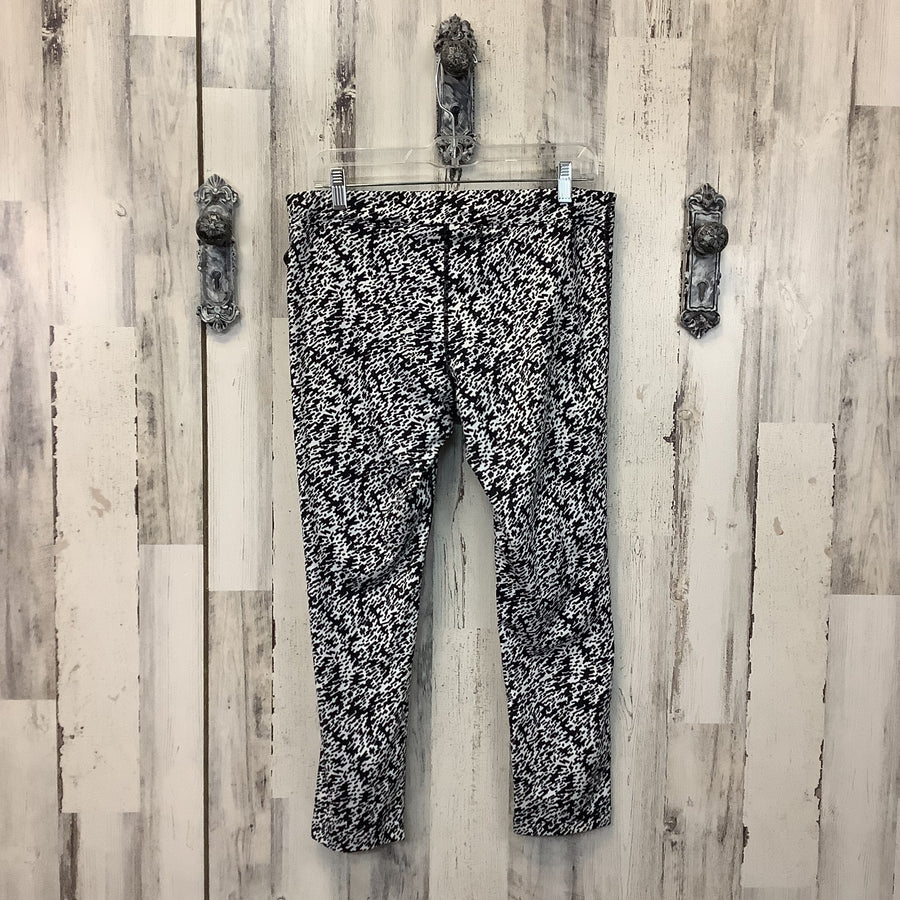 Nike Size Lg Yoga pants & more