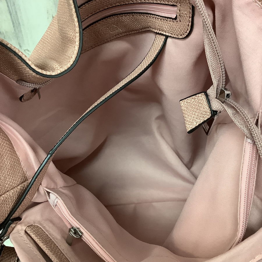 Unknown Size XL Shoulder Bags
