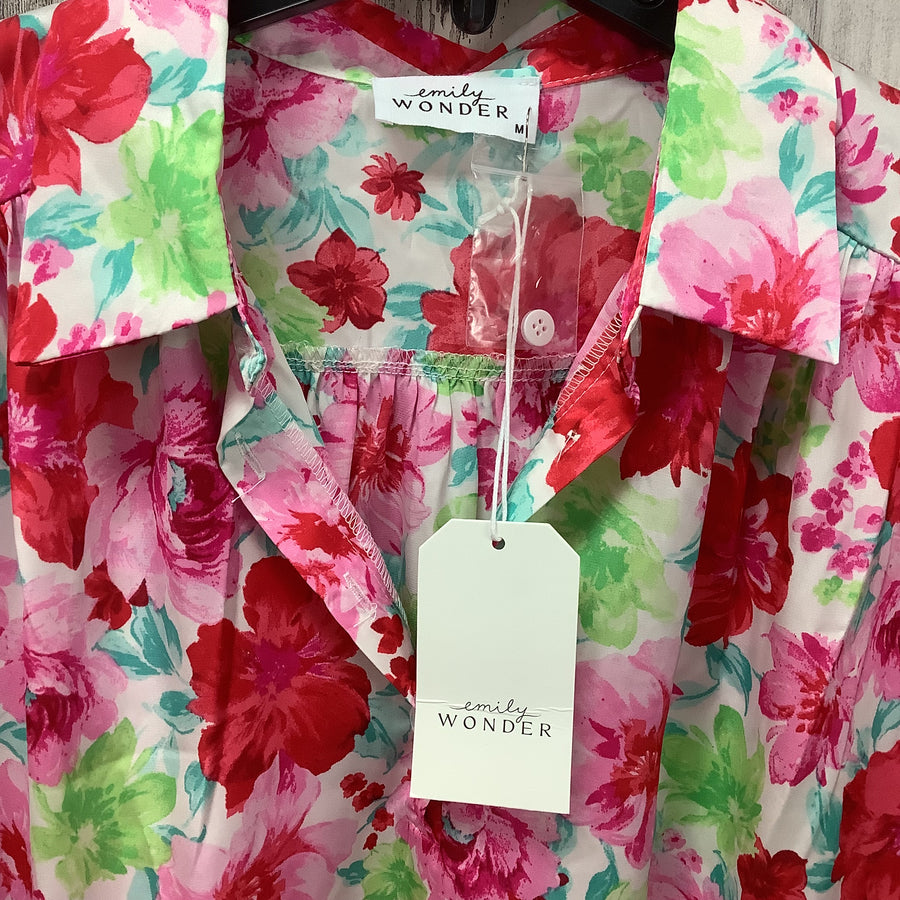 Emily Wonder Size Med Shirts & Blouses