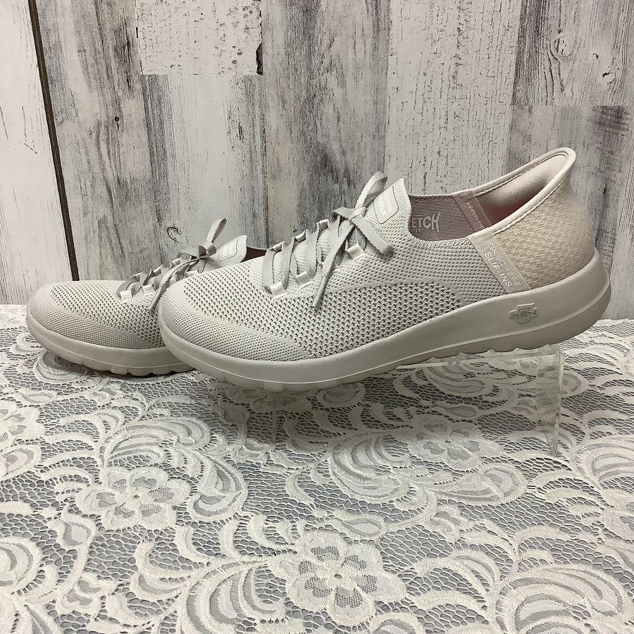 Skechers Size 9.5 Sneakers