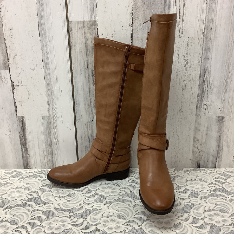 Bare Traps Size 8 Boots