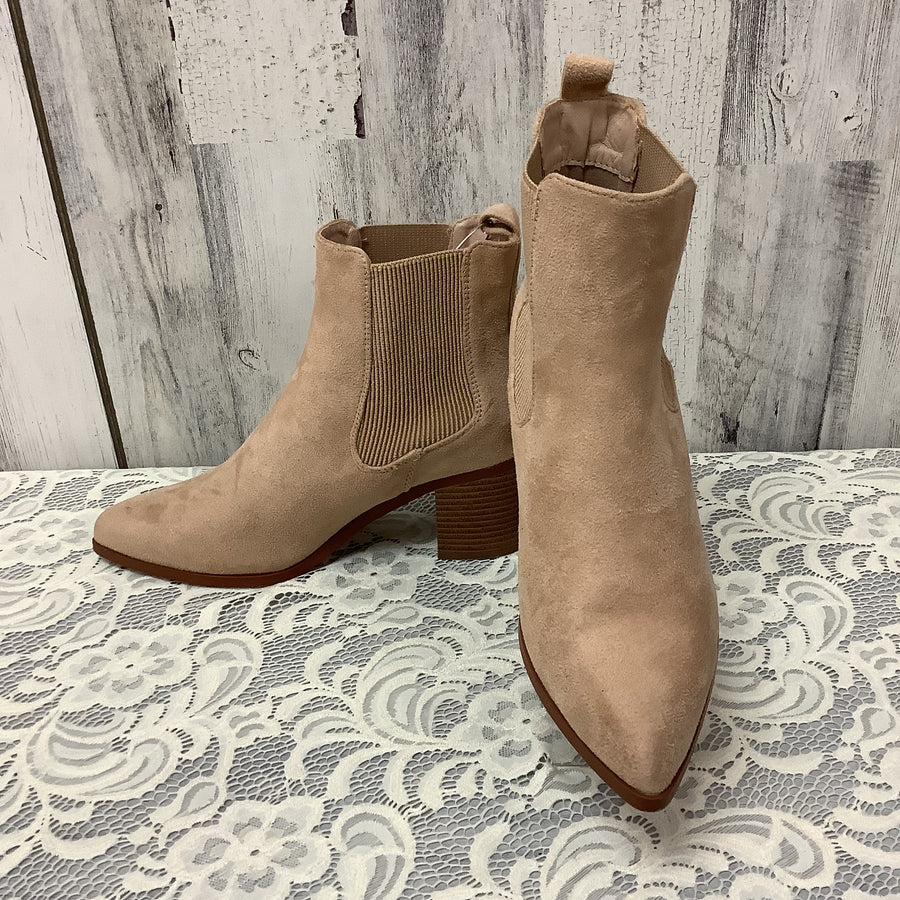 Dream Pairs Size 7.5 Boots