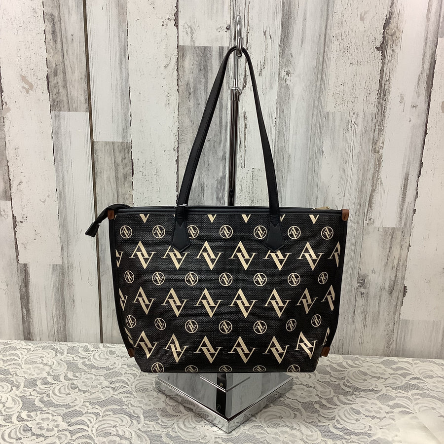 Adrienne Vittadini Size Large Shoulder Bags