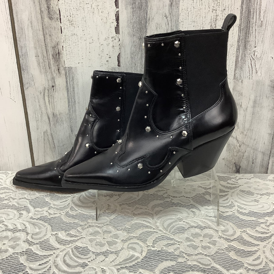Vince Camuto Size 8 M Boots