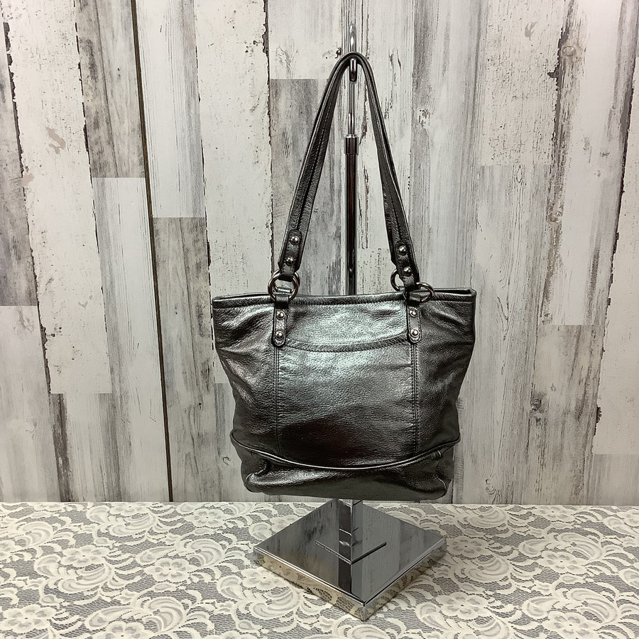 B. Makowsky Size Med Shoulder Bags