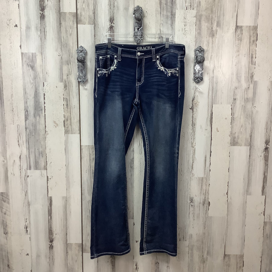 Grace in La Size 14 Jeans