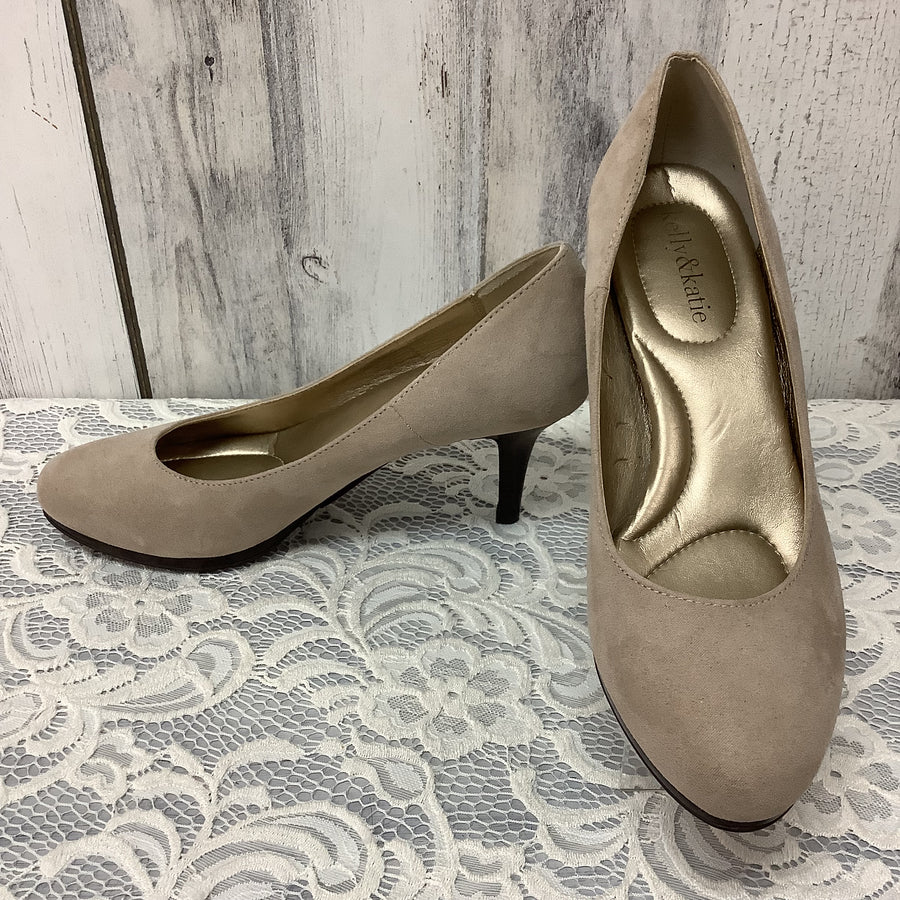 Kelly & Katie Size 7.5 Heels