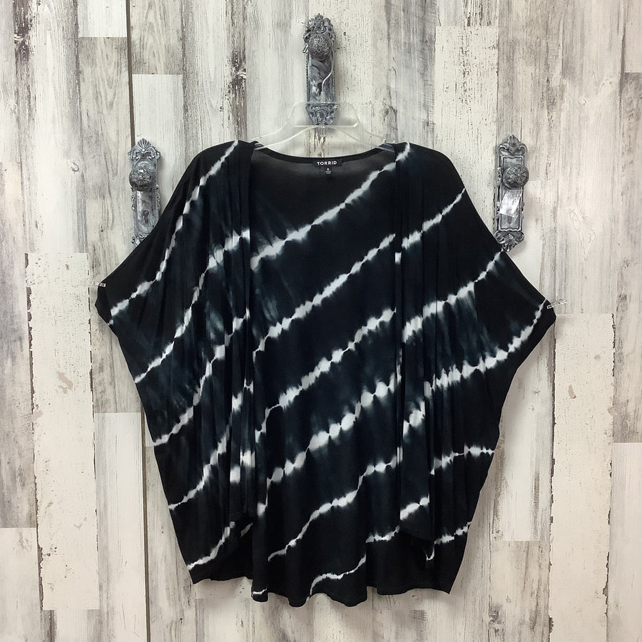 Torrid Size 0 Black Shrug
