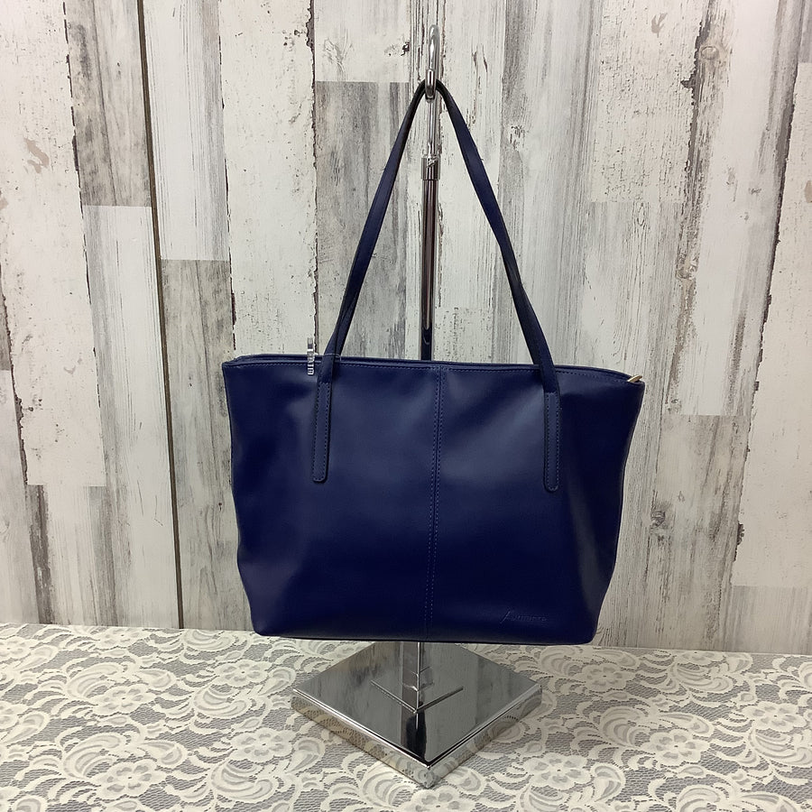 Amarte Size Large Shoulder Bags