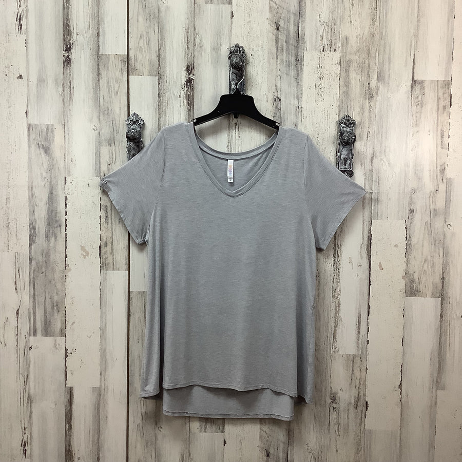 Lu La Roe Size 3XL Curvy Shirts & Blouses