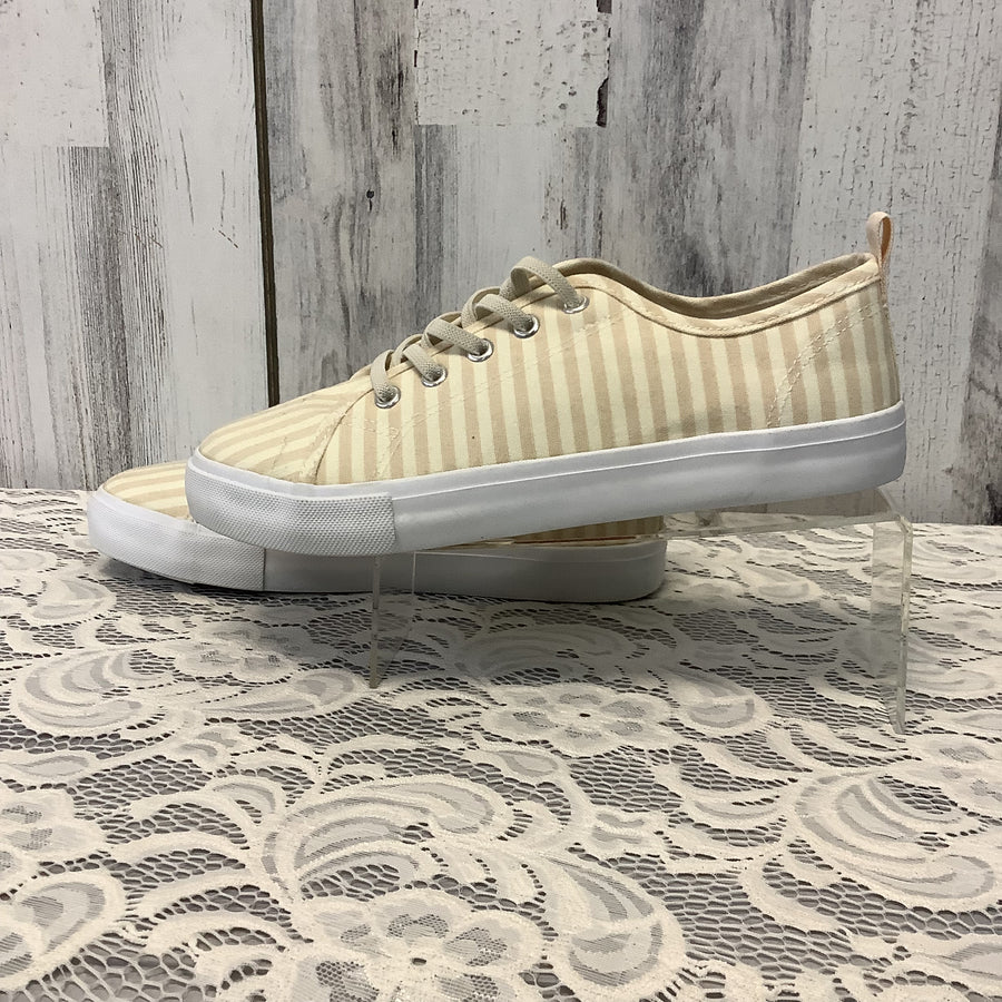 Serra Size 8 Sneakers