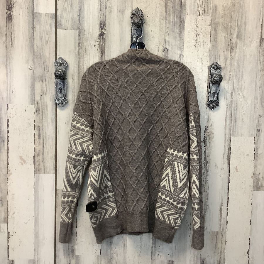 Main Strip Size Large Pullover