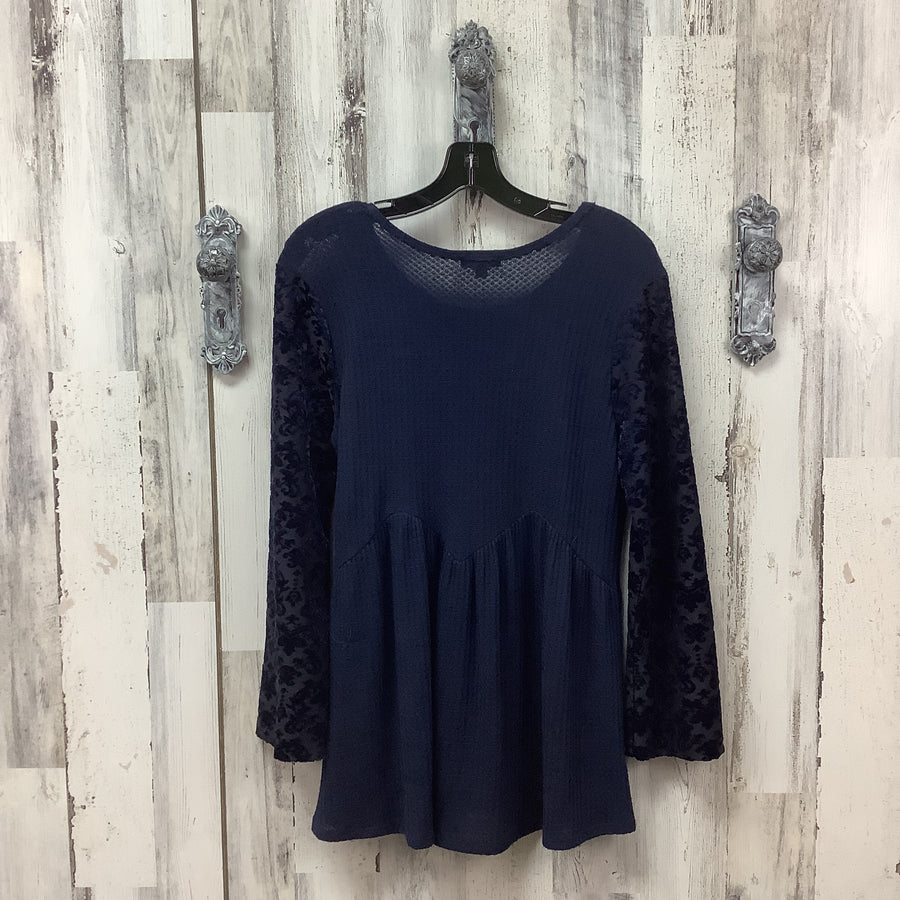 eyeshadow Size Med Shirts & Blouses