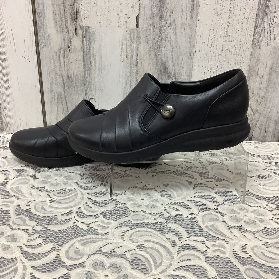 Clarks Size 7M Casual Slip Ons