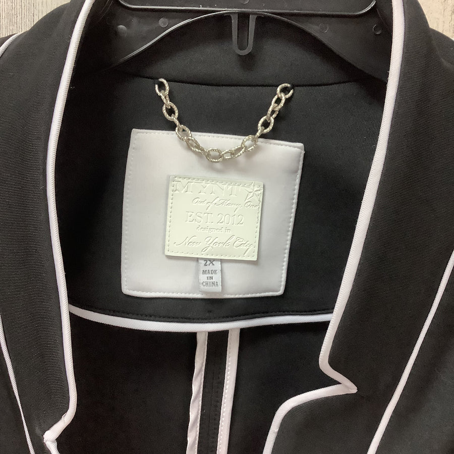 MYNT Size 2X Curvy Vests