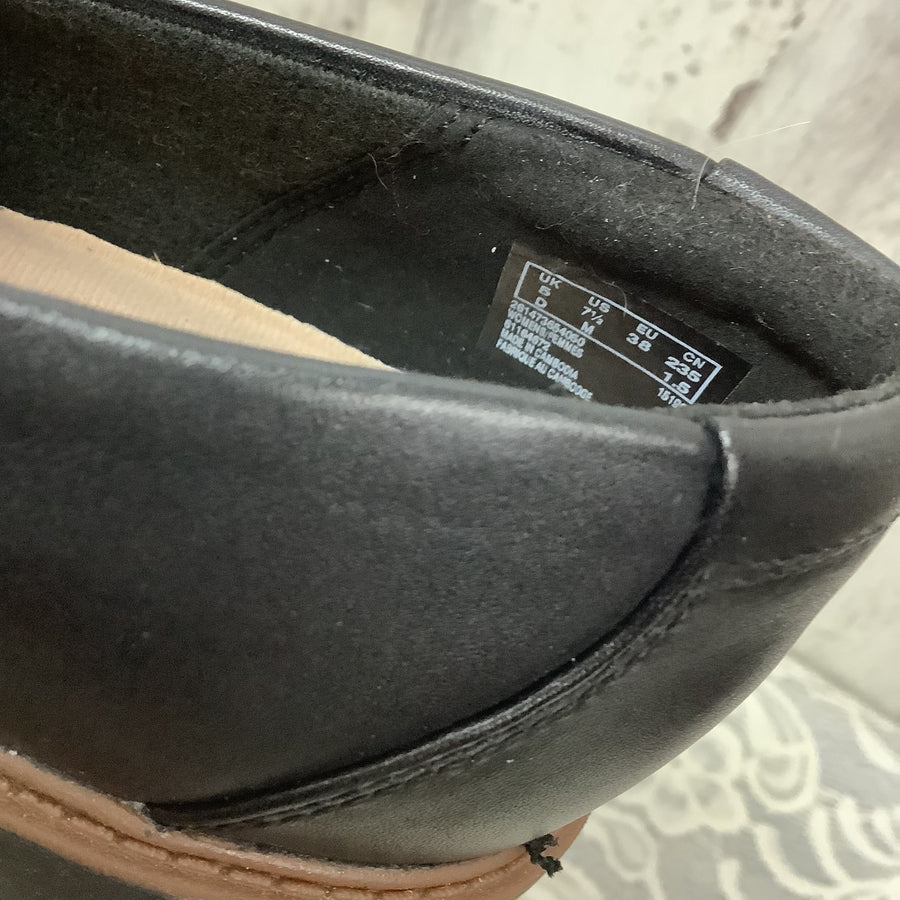 Clarks Size 7.5 M Casual