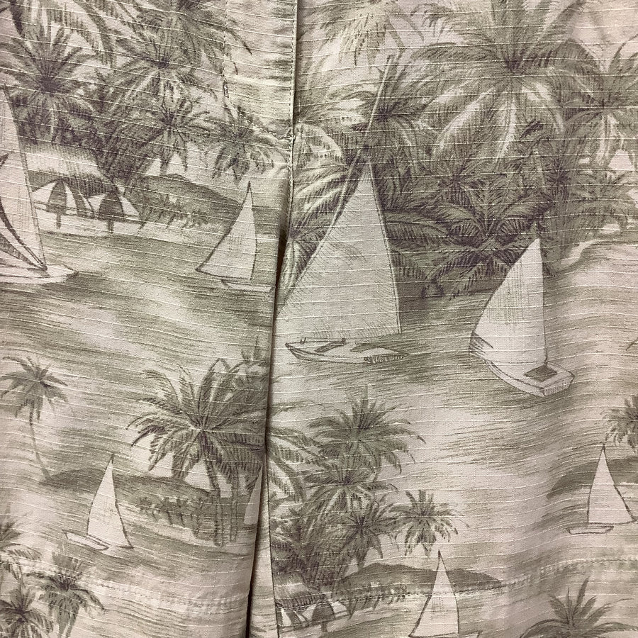 Liz Claiborne Size 6 P Capris
