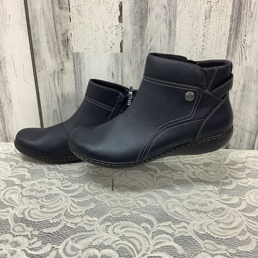 Clarks Size 10 Boots