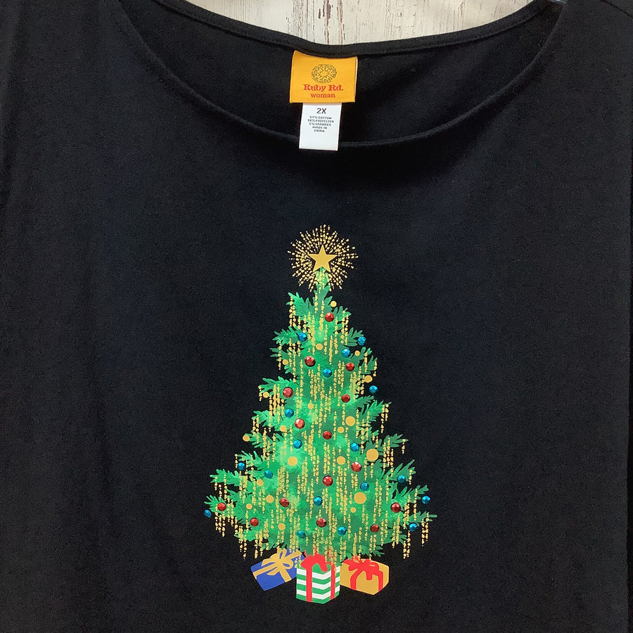 Ruby Road Size 2X  Christmas Tree Shirt