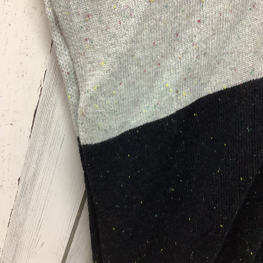 Zoe + Phoebe Size Med Pullover