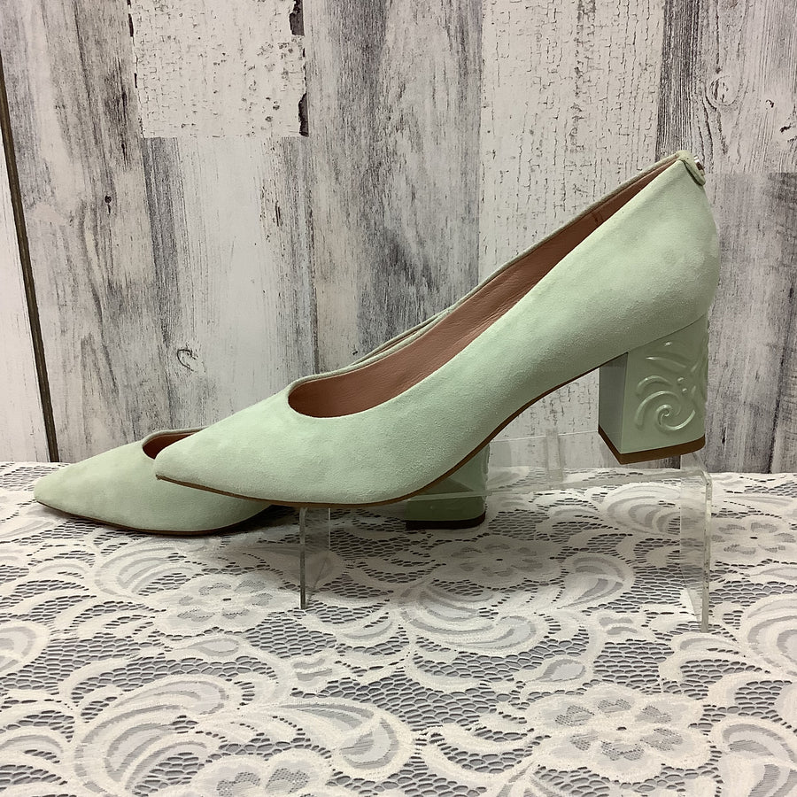 Taryn Rose Size 9 Heels