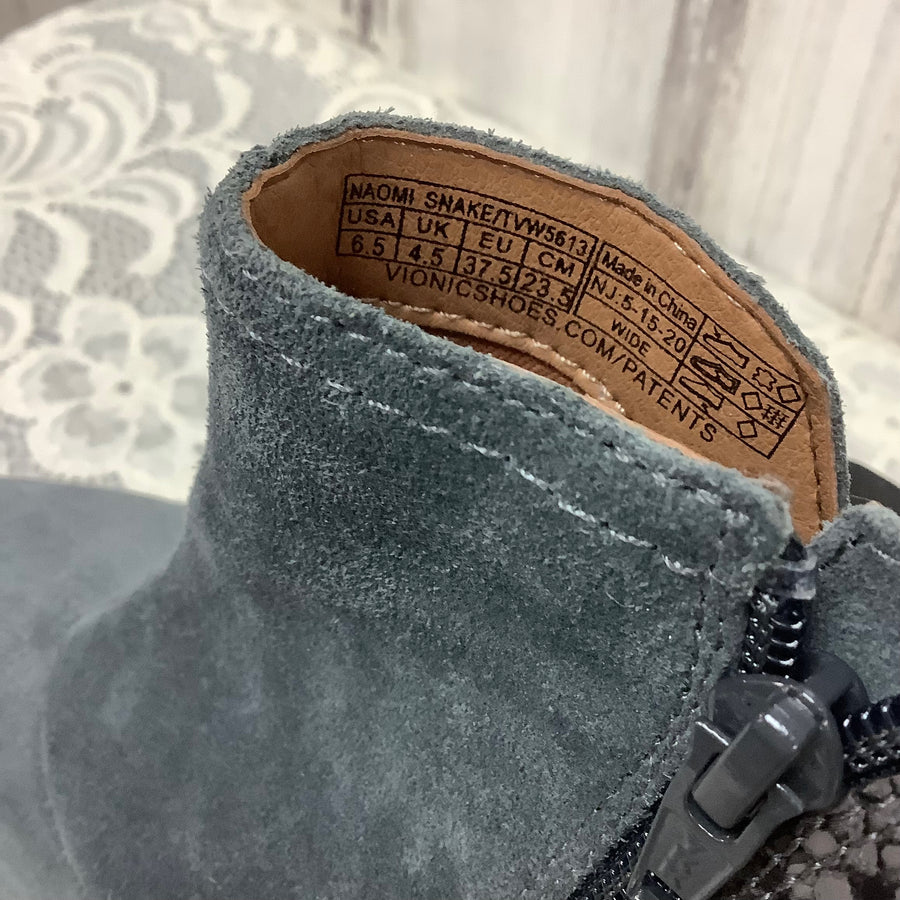 vionic Size 6.5 Boots