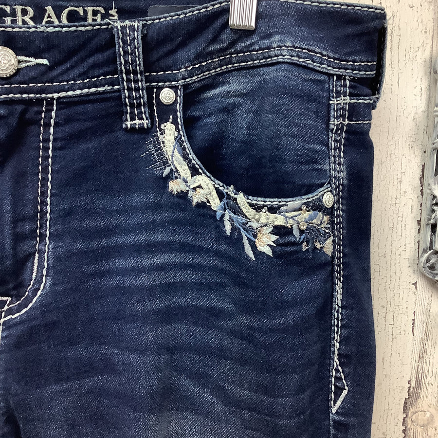 Grace in La Size 14 Jeans