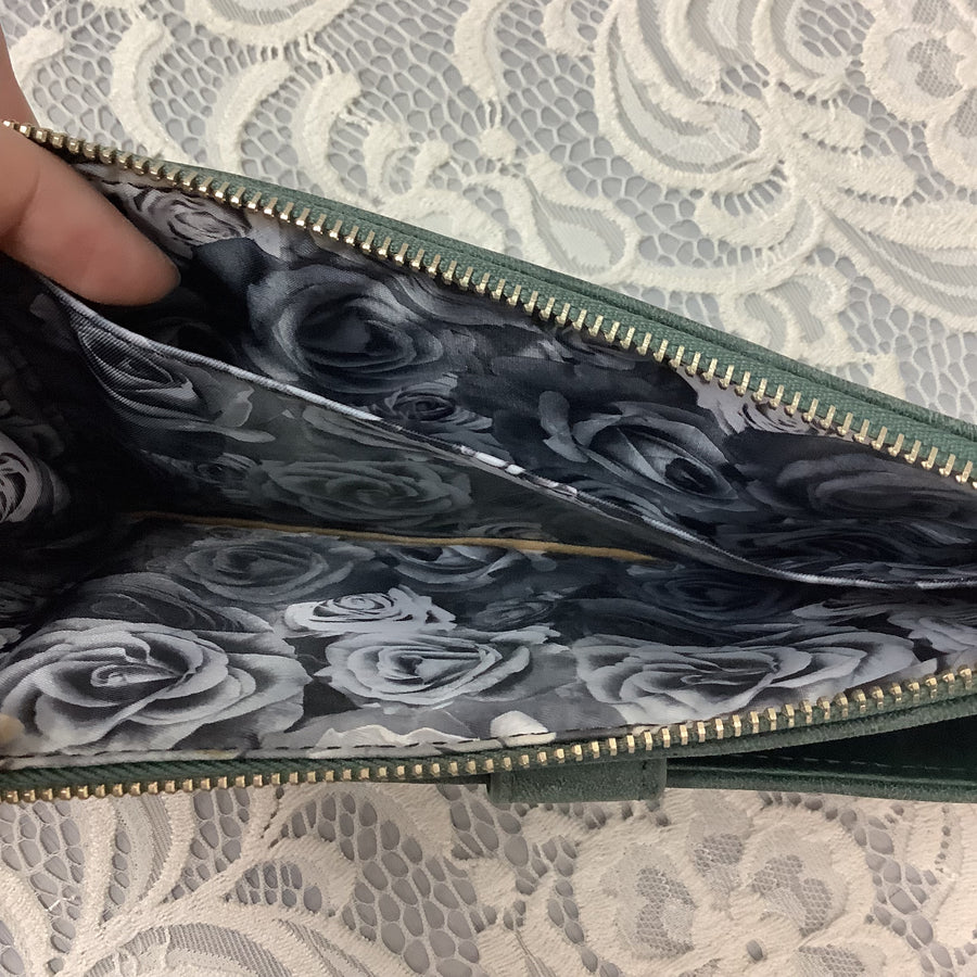 Adrienne Vittadini Size Small Wristlets