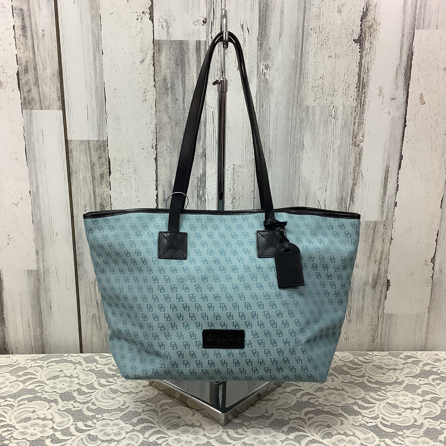Dooney & Bourke Size XL Totes
