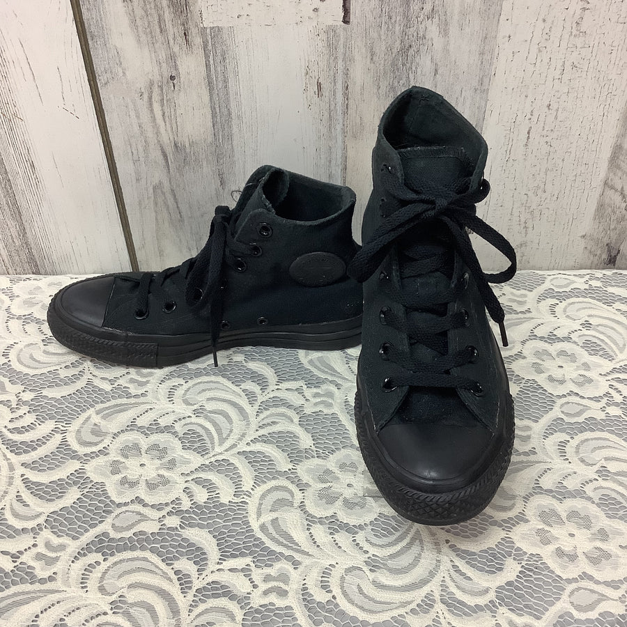 Converse Size 6 Sneakers