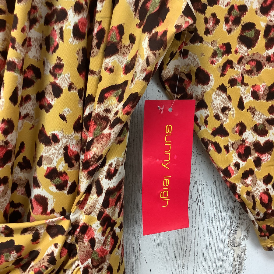 Sunny Leigh Size XL Curvy Shirts & Blouses
