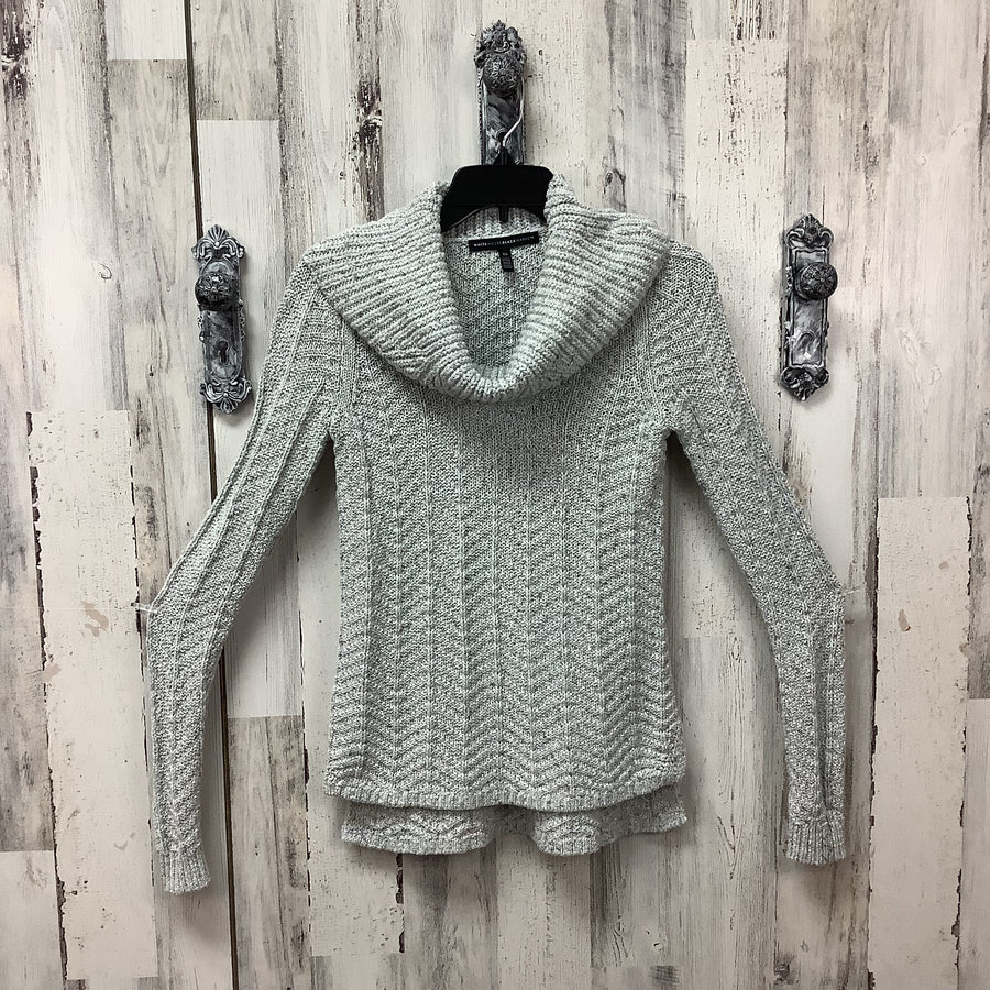 White House Black M Size XS Pullover