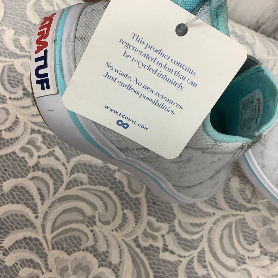 XTRATUF Size 7 Slip On Sneakers