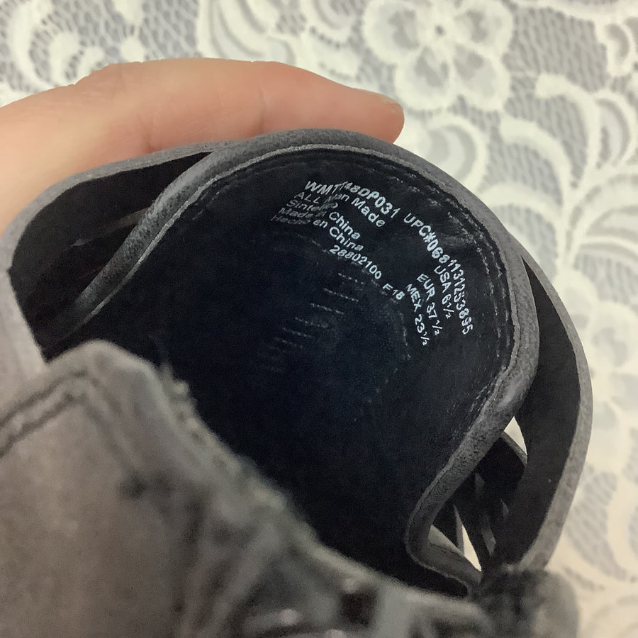 Time & Tru Size 6.5 Boots