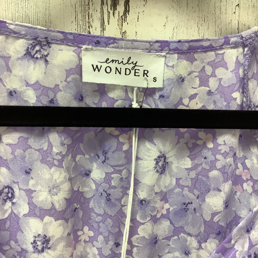 Emily Wonder Size Sm Shirts & Blouses