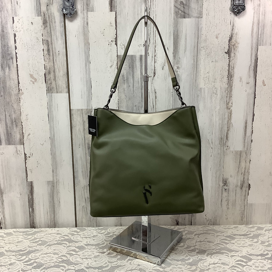 Vera Wang Size Large Handbags