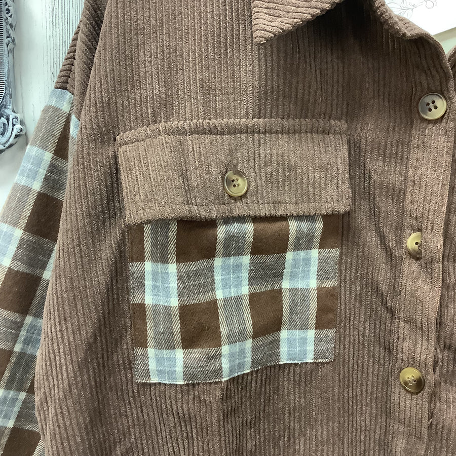Hem & Thread Size Med Shirts & Blouses
