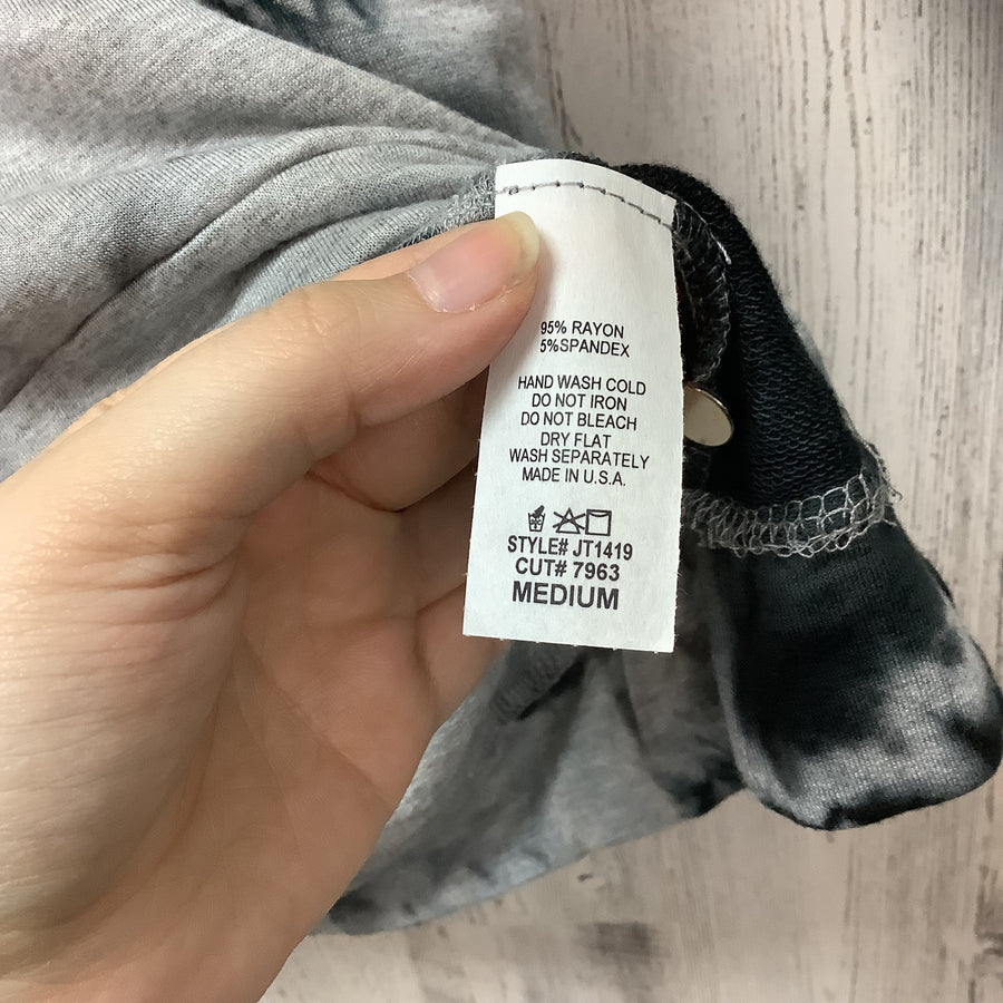 ENTI Size Med Shirts & Blouses