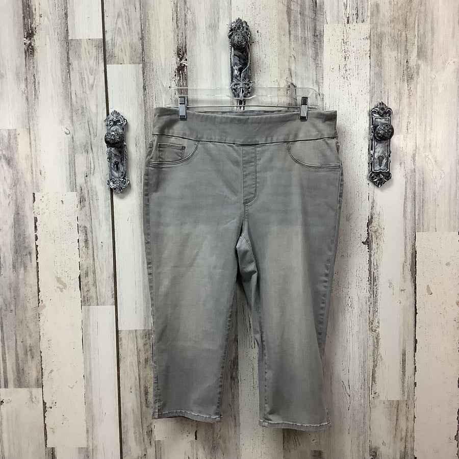 CHICO'S Size 8 Capris