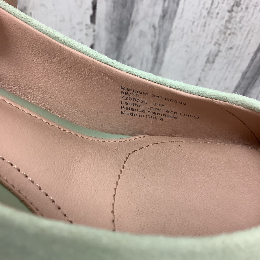 Taryn Rose Size 9 Heels