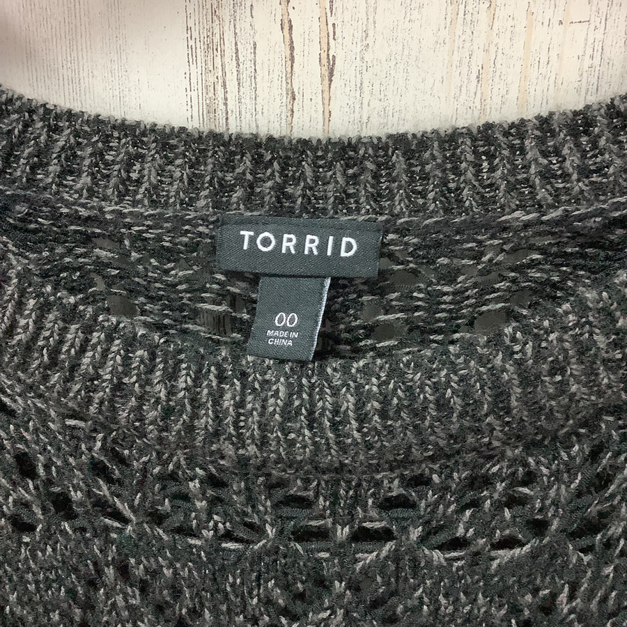 Torrid Size 00 Medium/Large Knit Cage Shoulder Pullover